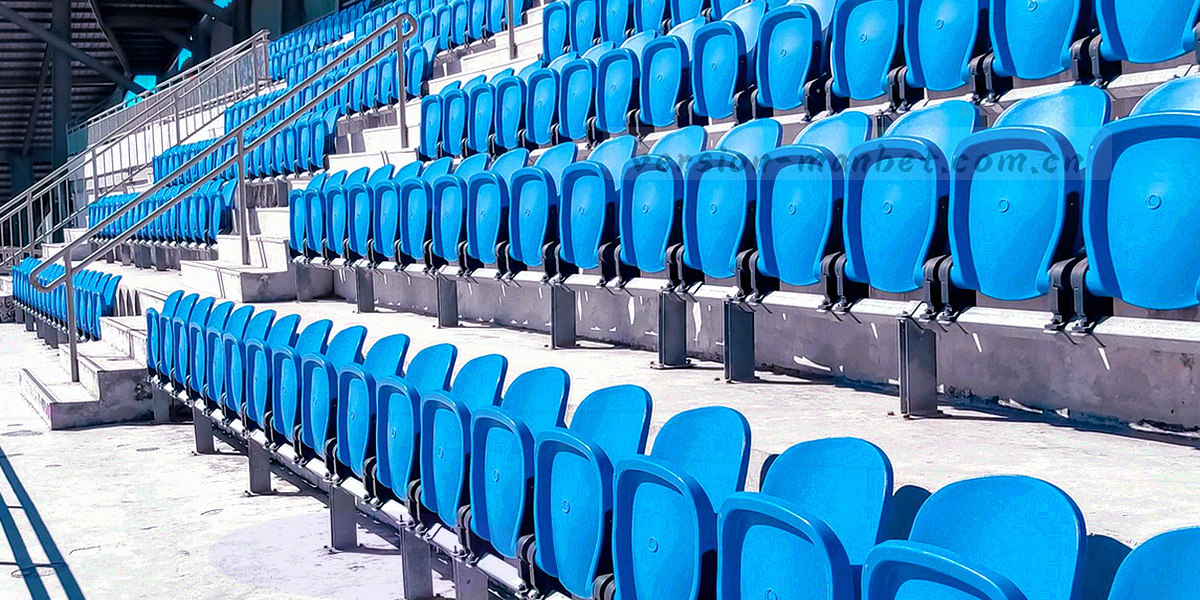 版本号结构、分类色带与条目编号三组元素并列对照，并分别标注各自含义的信息图